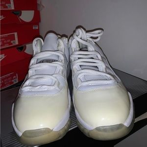 Size 9 - Jordan 11 Retro Low White Light Zen Grey 2001